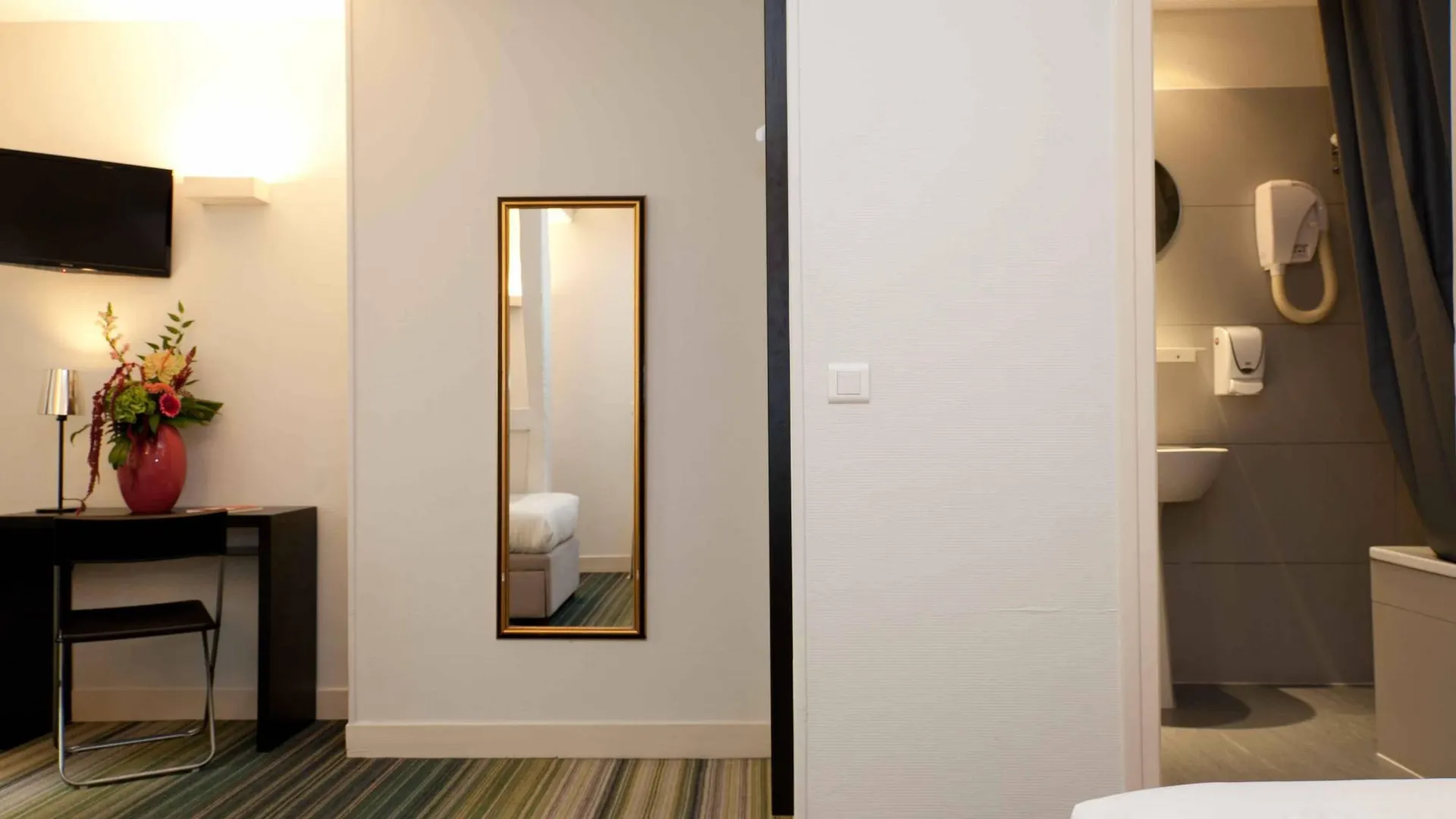 The Originals City, Hotel Lecourbe, Paris Tour Eiffel
